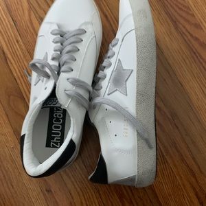 Goodnight Macaroon Vanessa Star Sneaker